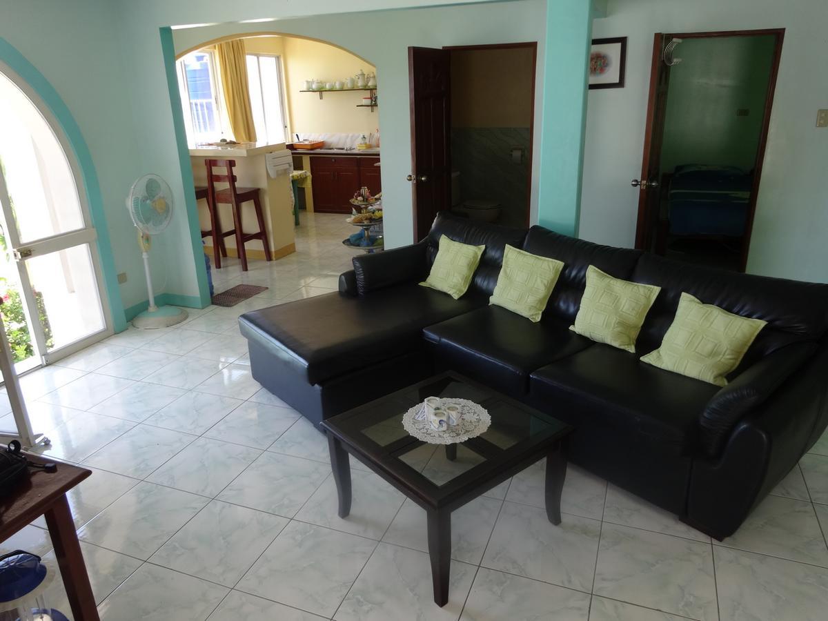 Hotel House Rapunzel Oslob Esterno foto