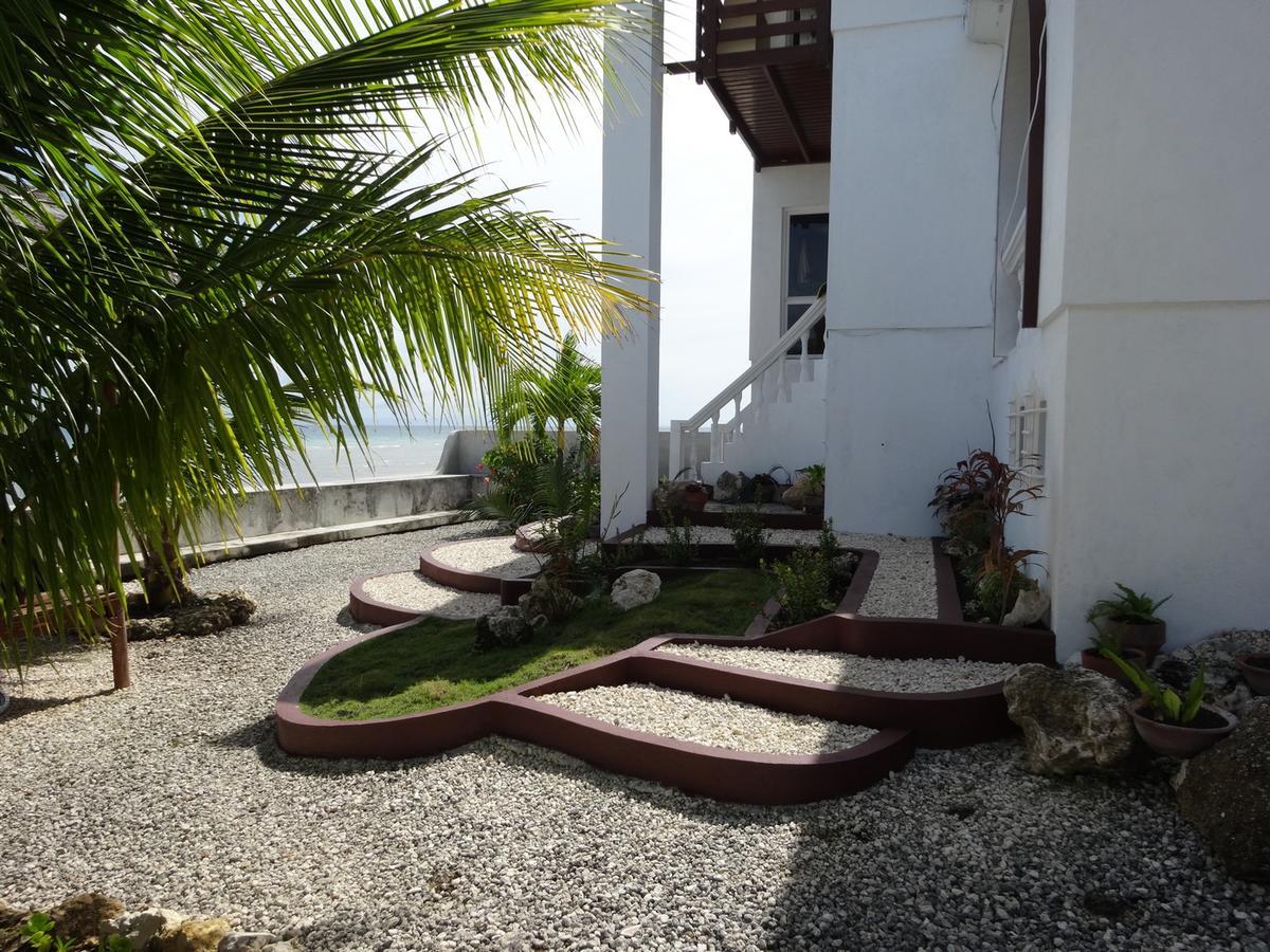 Hotel House Rapunzel Oslob Esterno foto