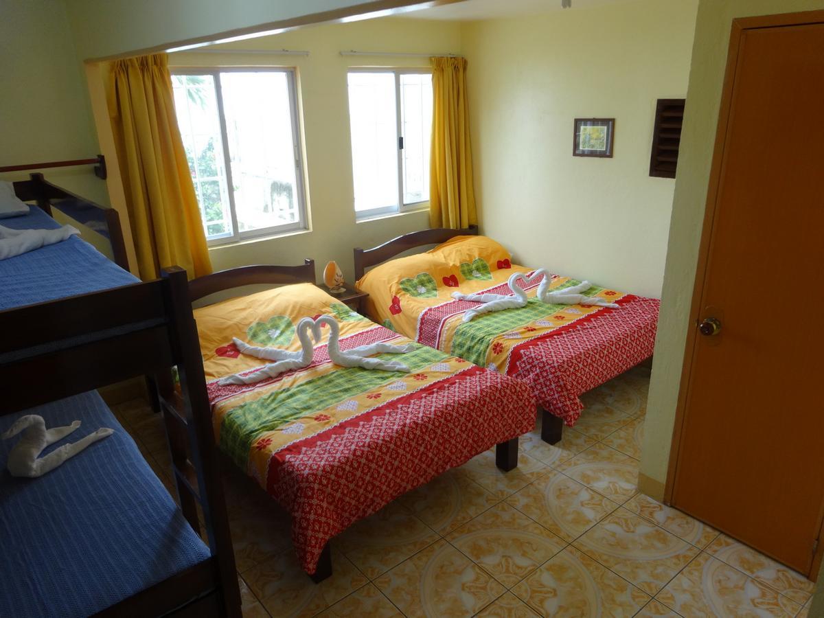 Hotel House Rapunzel Oslob Esterno foto