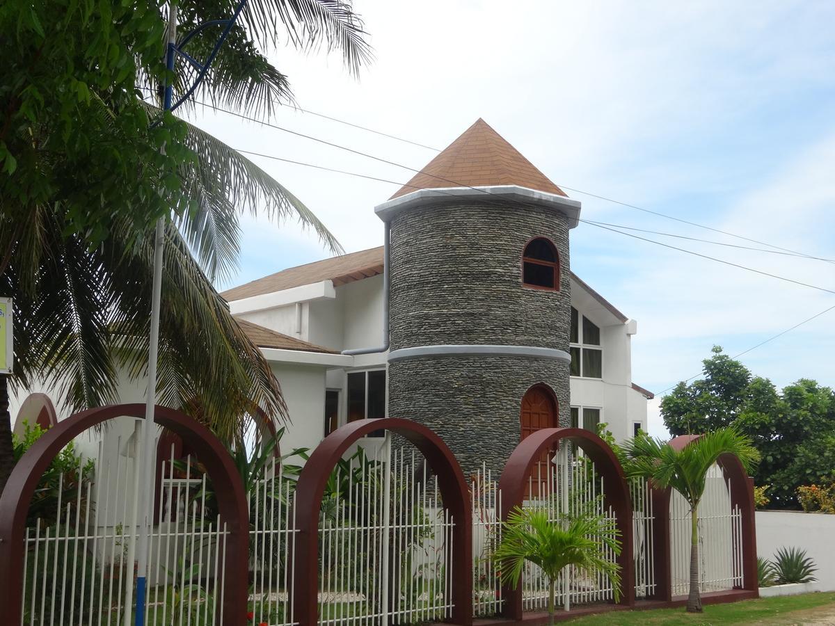 Hotel House Rapunzel Oslob Esterno foto
